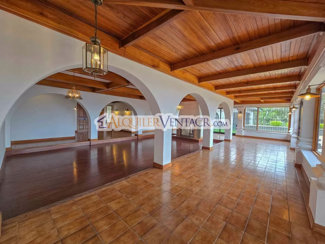 CASA DE UN NIVEL DE 900 M2 Y 3.500 M2 DE LOTE CON VISTAS EN ESCAZU - Imagen 14