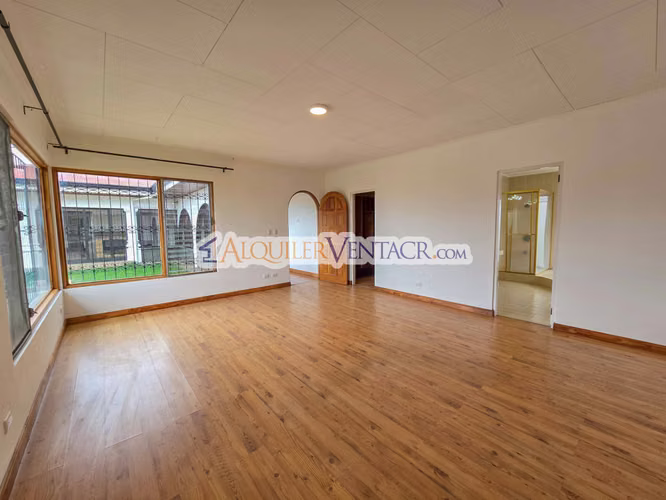 CASA DE UN NIVEL DE 900 M2 Y 3.500 M2 DE LOTE CON VISTAS EN ESCAZU - Imagen 19