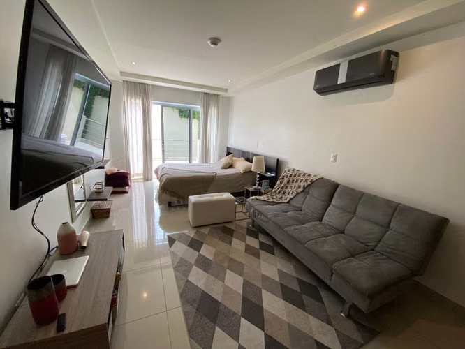 Apartamento tipo suite con terraza y amenidades en Santa Ana