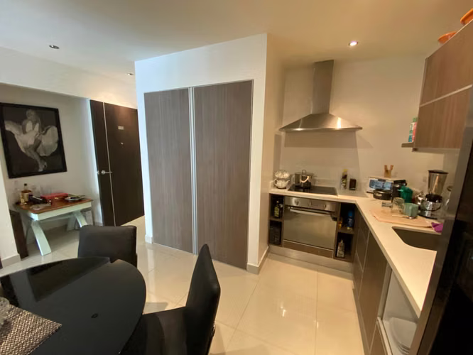 Apartamento tipo suite con terraza y amenidades en Santa Ana