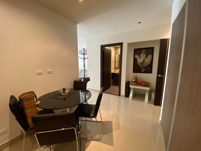 Apartamento tipo suite con terraza y amenidades en Santa Ana
