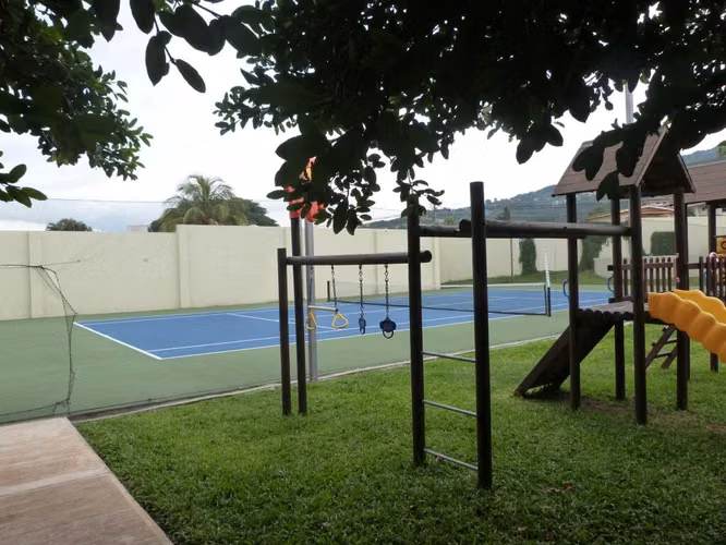 Apartamento tipo suite con terraza y amenidades en Santa Ana