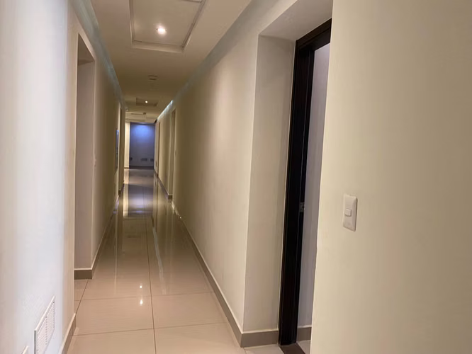 Apartamento tipo suite con terraza y amenidades en Santa Ana