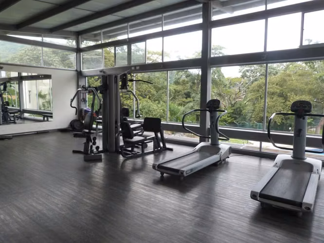 Apartamento tipo suite con terraza y amenidades en Santa Ana