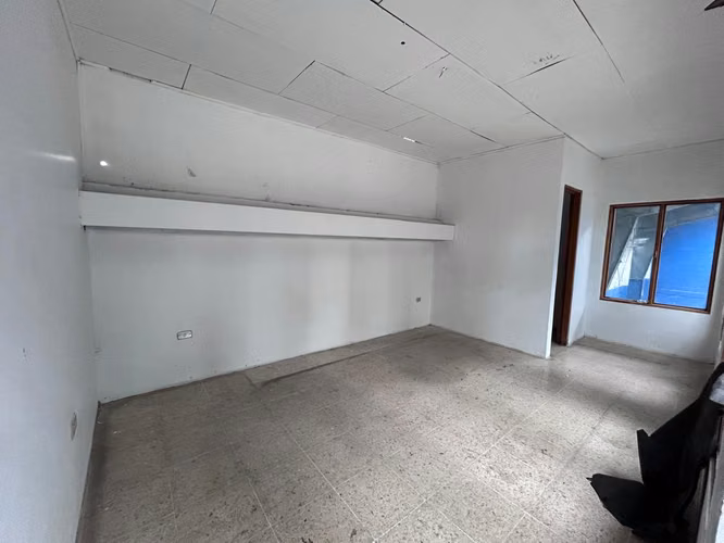 Amplia Bodega para Almacenamiento o Distribución en San Pedro - Imagen 10