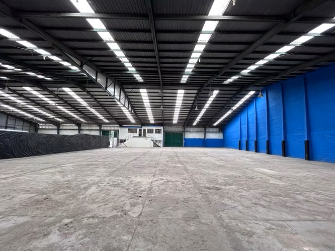 Amplia Bodega para Almacenamiento o Distribución en San Pedro - Imagen 4