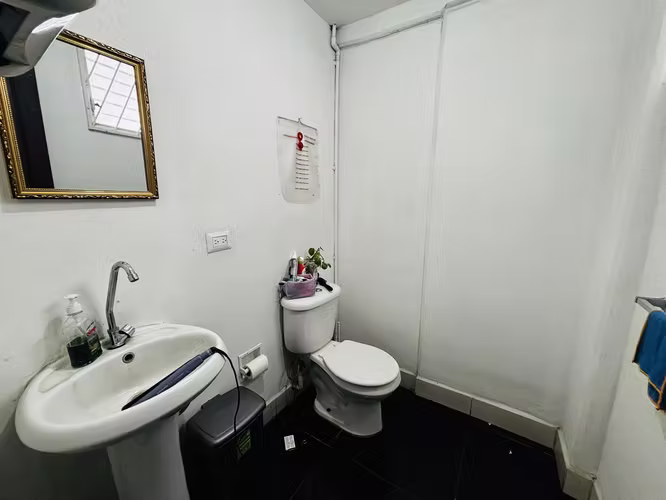 Local comercial Curridabat 120m2 Seguridad Parqueo