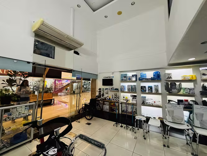 Local comercial Curridabat 120m2 Seguridad Parqueo