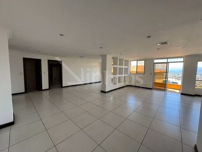 Bien adjudicado Venta de apartamento en Escazú.