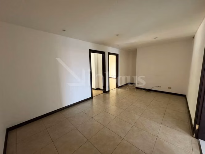 Bien adjudicado Venta de apartamento en Escazú.