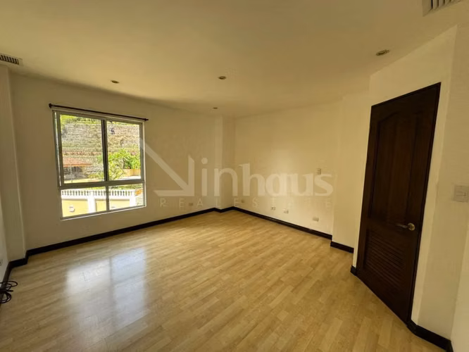 Bien adjudicado Venta de apartamento en Escazú.