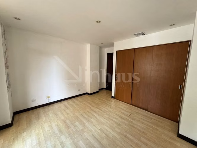 Bien adjudicado Venta de apartamento en Escazú.