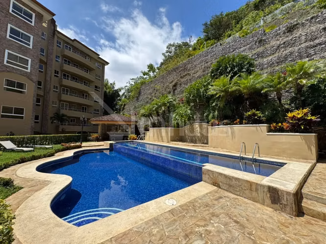 Bien adjudicado Venta de apartamento en Escazú.