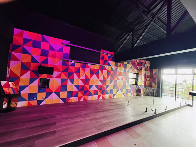 Local comercial 256m2 Barrios Escalante cuarto piso vista