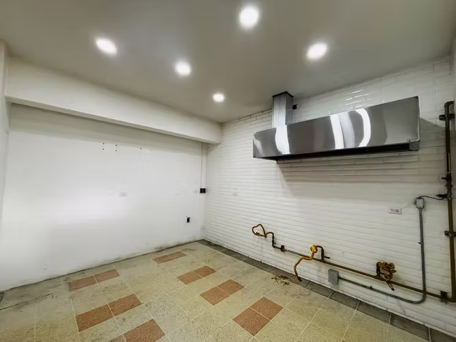 Local comercial 256m2 Barrios Escalante cuarto piso vista