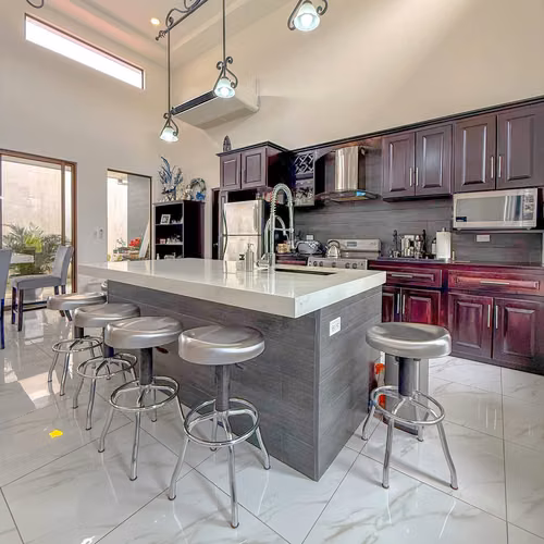 Cas en Venta en La Guácima -3 Habitaciones - Residencial Exclusivo
