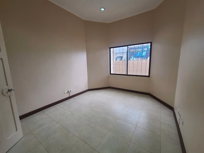 Casa con uso Comercial para Oficinas con 10 parqueos en Barrio Escalante