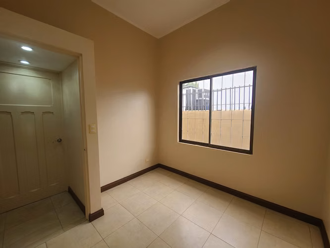 Casa con uso Comercial para Oficinas con 10 parqueos en Barrio Escalante