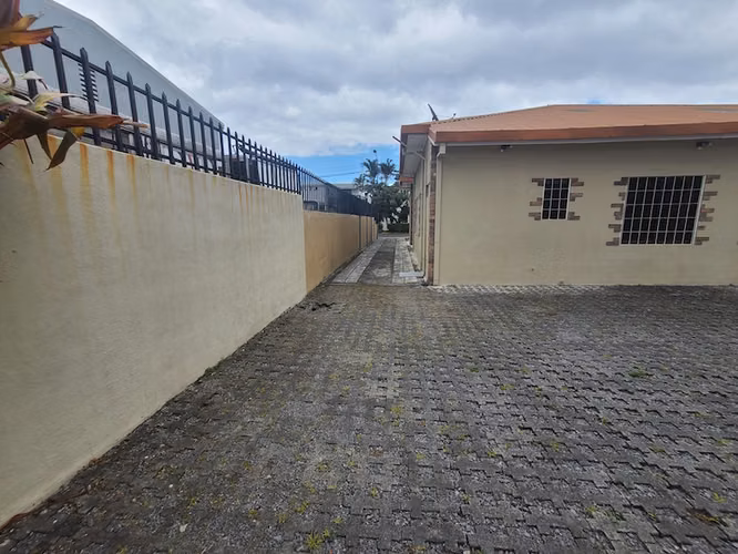 Casa con uso Comercial para Oficinas con 10 parqueos en Barrio Escalante