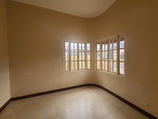 Casa con uso Comercial para Oficinas con 10 parqueos en Barrio Escalante
