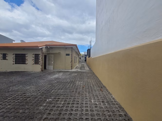 Casa con uso Comercial para Oficinas con 10 parqueos en Barrio Escalante