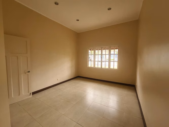 Casa con uso Comercial para Oficinas con 10 parqueos en Barrio Escalante