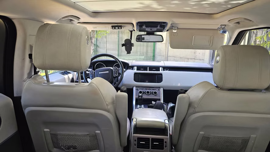 Range Rover Sport HSE 2016 Full Extras – 110,000 km – Cuero Blanco – Techo Panorámico