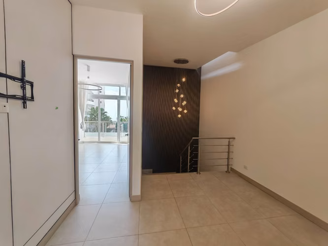 ALQUILER DE CASA MODERNA EN CONDOMINIO LA VITA, ESCAZÚ