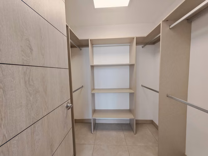 ALQUILER DE CASA MODERNA EN CONDOMINIO LA VITA, ESCAZÚ