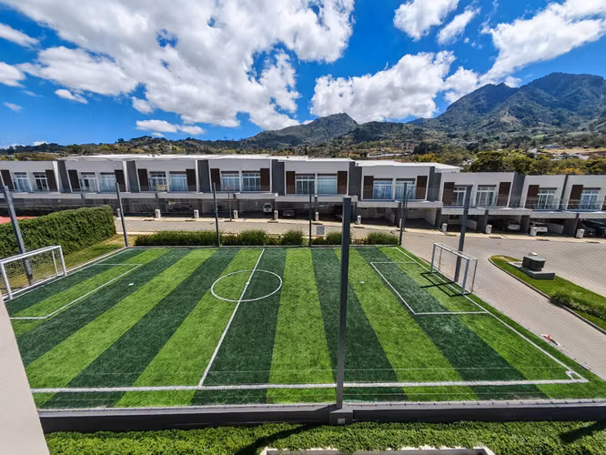ALQUILER DE CASA MODERNA EN CONDOMINIO LA VITA, ESCAZÚ