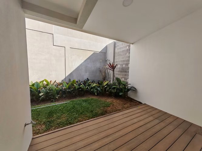 ALQUILER DE CASA MODERNA EN CONDOMINIO LA VITA, ESCAZÚ