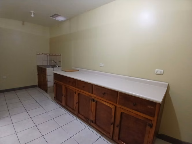 Alquiler de apartamento en segunda planta en El Molino Cartago