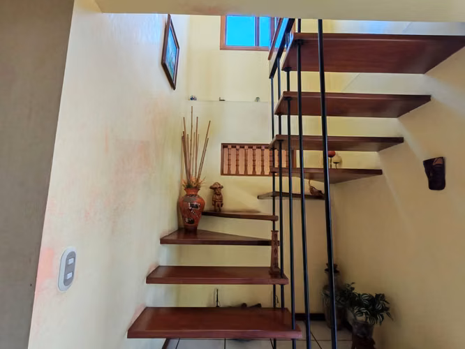 VENTA DE CASA CON APARTAMENTO INDEPENDIENTE EN SAN ANTONIO DE ESCAZÚ - Imagen 9