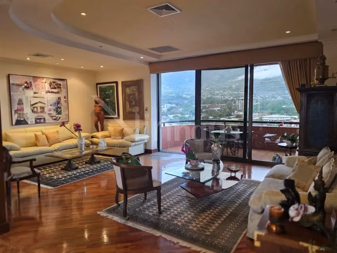 Venta de apartamento en torre en San Rafael