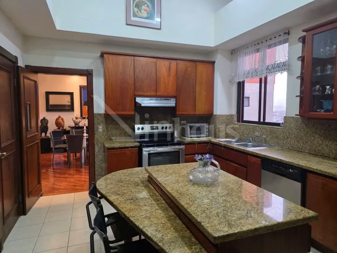 Venta de apartamento en torre en San Rafael