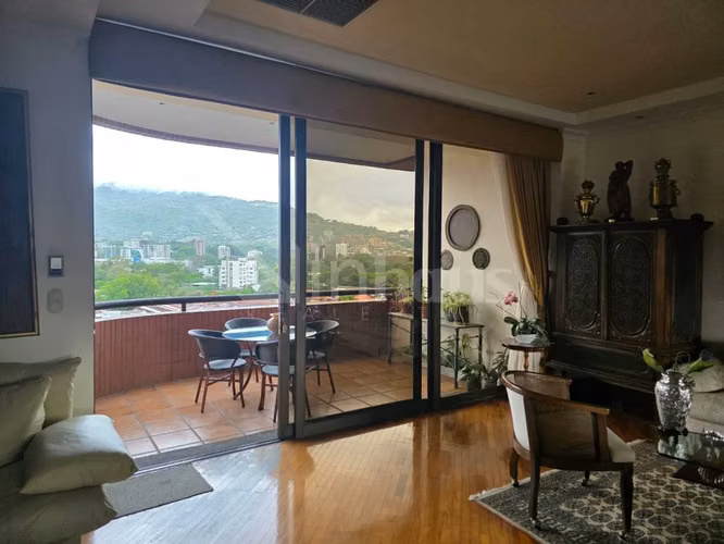 Venta de apartamento en torre en San Rafael