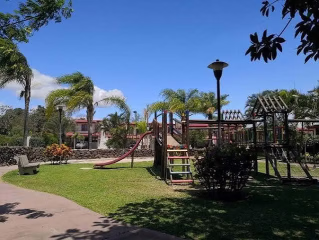 Venta de casa en condominio en zona franca El Coyol