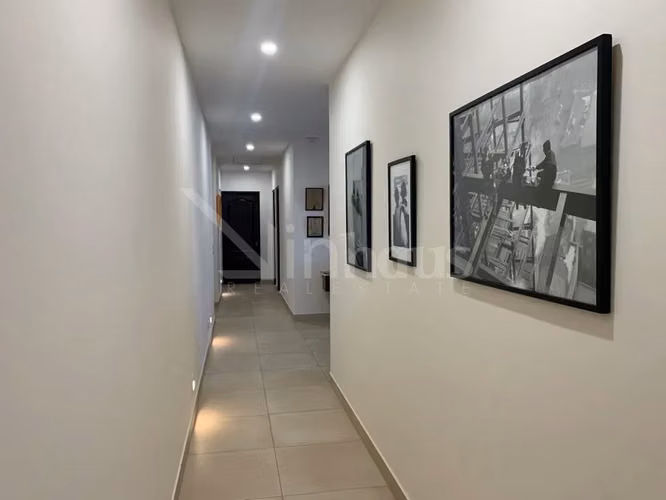 Venta de casa de una planta en condominio en Santa Ana