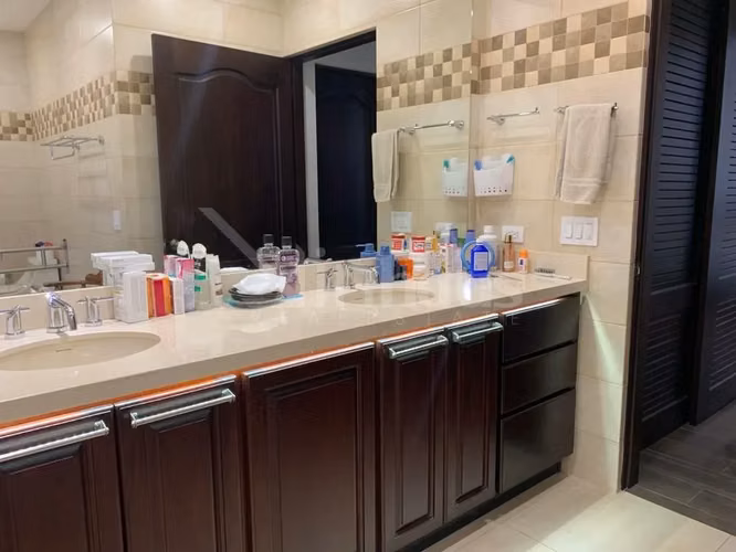 Venta de casa de una planta en condominio en Santa Ana