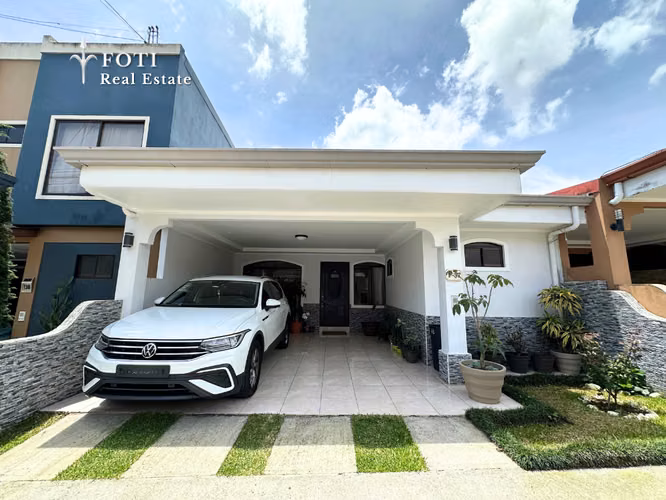 Casa en Venta en Condominio Lomas de Montes de Oca | 3 Hab.