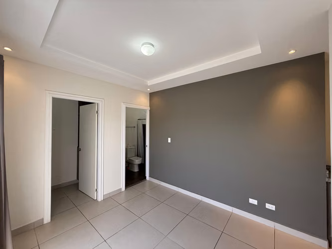 Apartamento con Vistas Ideal para Inversión en Cuarto Piso