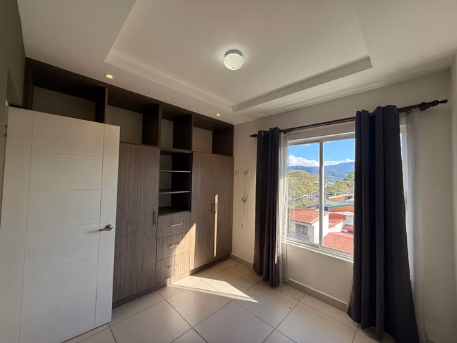 Apartamento con Vistas Ideal para Inversión en Cuarto Piso