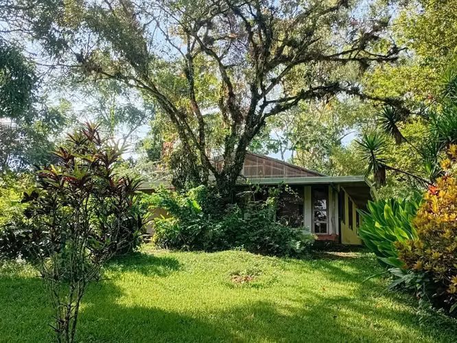 Finca Privada de 15 Acres con Casa de Huéspedes y Bosque Tropical en Venta en Puriscal 27052 - Imagen 2