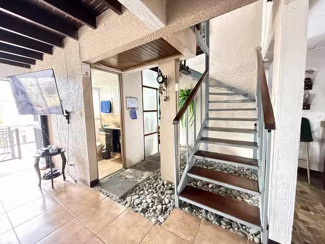 Casa de Tres Pisos en San Francisco de Dos Ríos