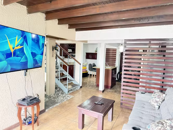 Casa de Tres Pisos en San Francisco de Dos Ríos