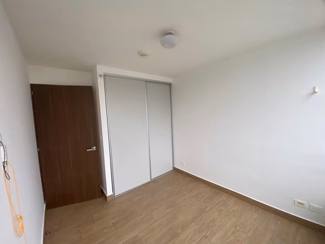Apartamento en venta y alquiler en Condominio Bellavista en Barreal de Heredia