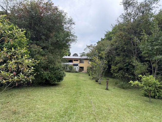 Vendo propiedad comercial en Ángeles de San Rafael, Heredia. Propiedad 2.000 m2 con casa amplia - Imagen 5