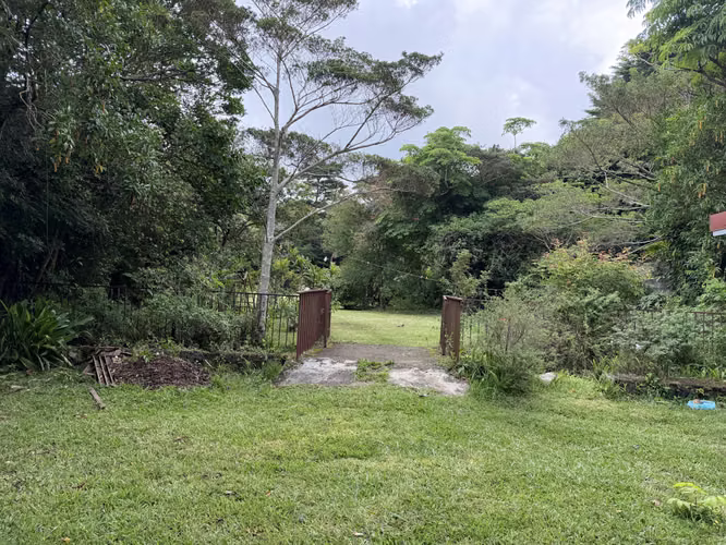 Vendo propiedad comercial en Ángeles de San Rafael, Heredia. Propiedad 2.000 m2 con casa amplia - Imagen 2