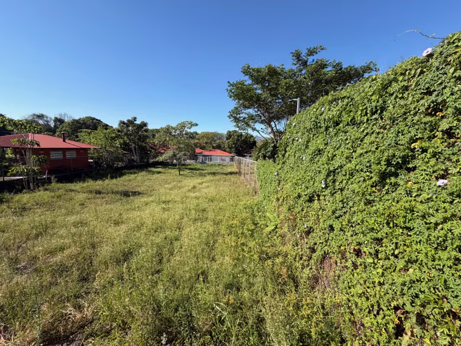 1100m2 a precio competitivo a 5 minutos de la carretera 27 en Atenas - Imagen 2