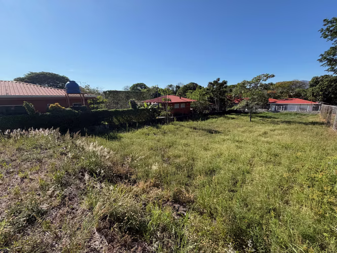 1100m2 a precio competitivo a 5 minutos de la carretera 27 en Atenas - Imagen 4